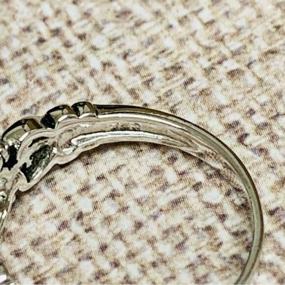 Sterling Silver Mother of Pearl Scrollwork Ring - Picture 3 of 3